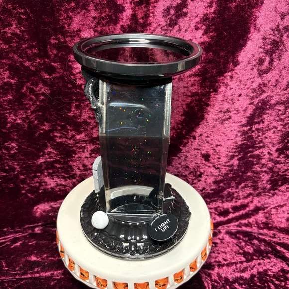 Bath & Body Works 2025 Light Up Glitter Coffin Waterglobe 3 Wick Candle Holder - Picture 3 of 12